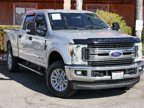 Used 2017 Ford F250 XLT w/ XLT Value Package AWD/4WD image 2