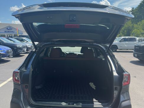 Used 2025 Subaru Outback Touring XT AWD/4WD image 8
