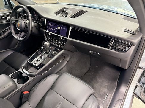 Certified 2023 Porsche Macan AWD/4WD image 15