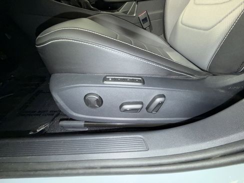 Used 2025 Volkswagen Jetta SEL FWD image 14