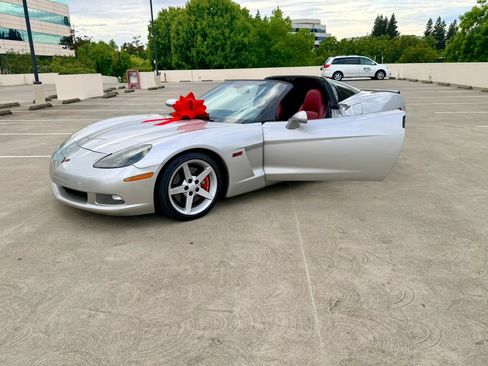 Used 2007 Chevrolet Corvette Coupe w/ Preferred Equipment Group RWD image 26