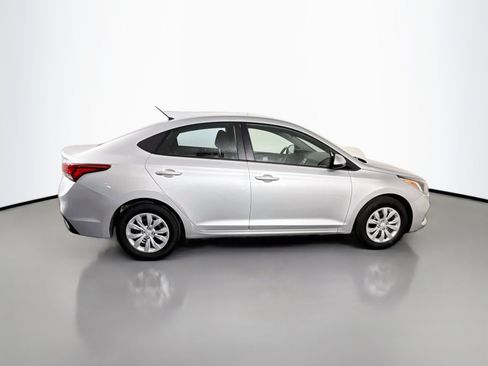 Used 2019 Hyundai Accent SE FWD image 11