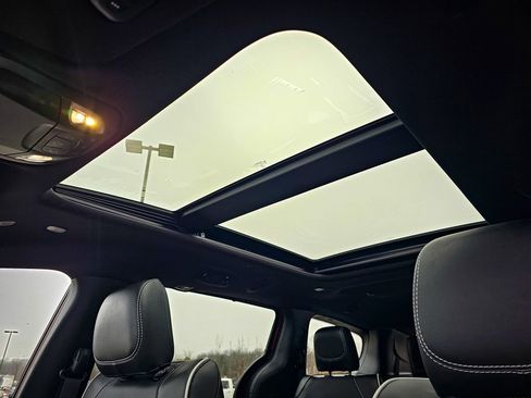 New 2026 Chrysler Pacifica Limited image 16