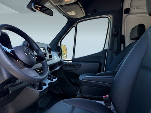 New 2025 Mercedes-Benz Sprinter 2500 image 5
