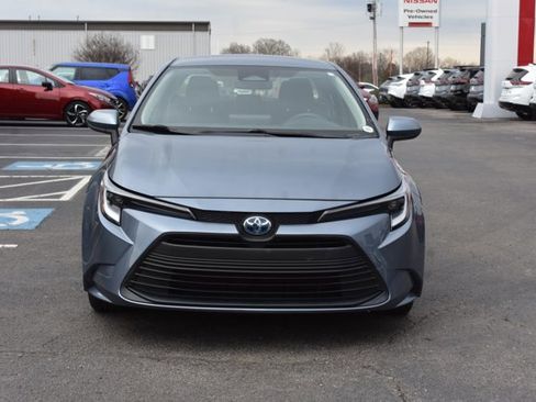 Used 2024 Toyota Corolla LE image 2