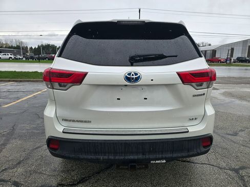 Used 2019 Toyota Highlander XLE image 5