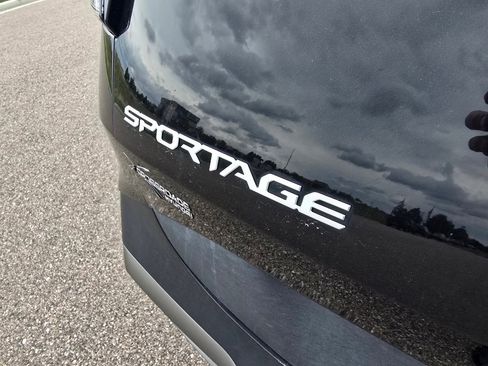 Used 2023 Kia Sportage X-Line AWD/4WD image 10