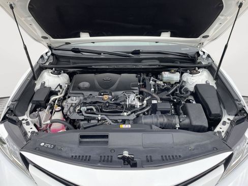 Used 2019 Toyota Camry XLE FWD image 9