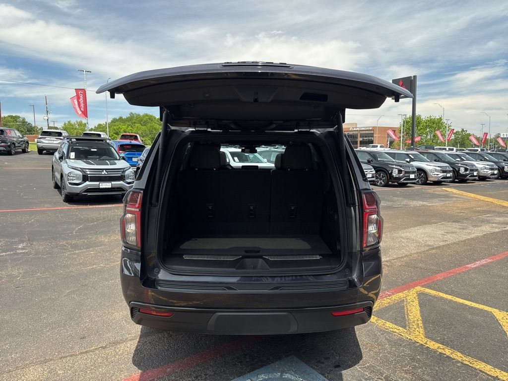 Used 2023 Chevrolet Tahoe Z71 w/ Luxury Package AWD/4WD image 8