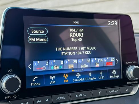 Used 2024 Nissan Sentra SV FWD image 13