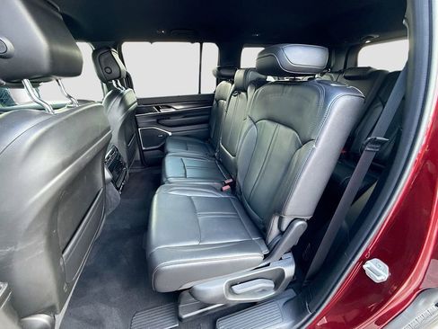 Used 2024 Jeep Wagoneer 4WD w/ Convenience Group I image 21
