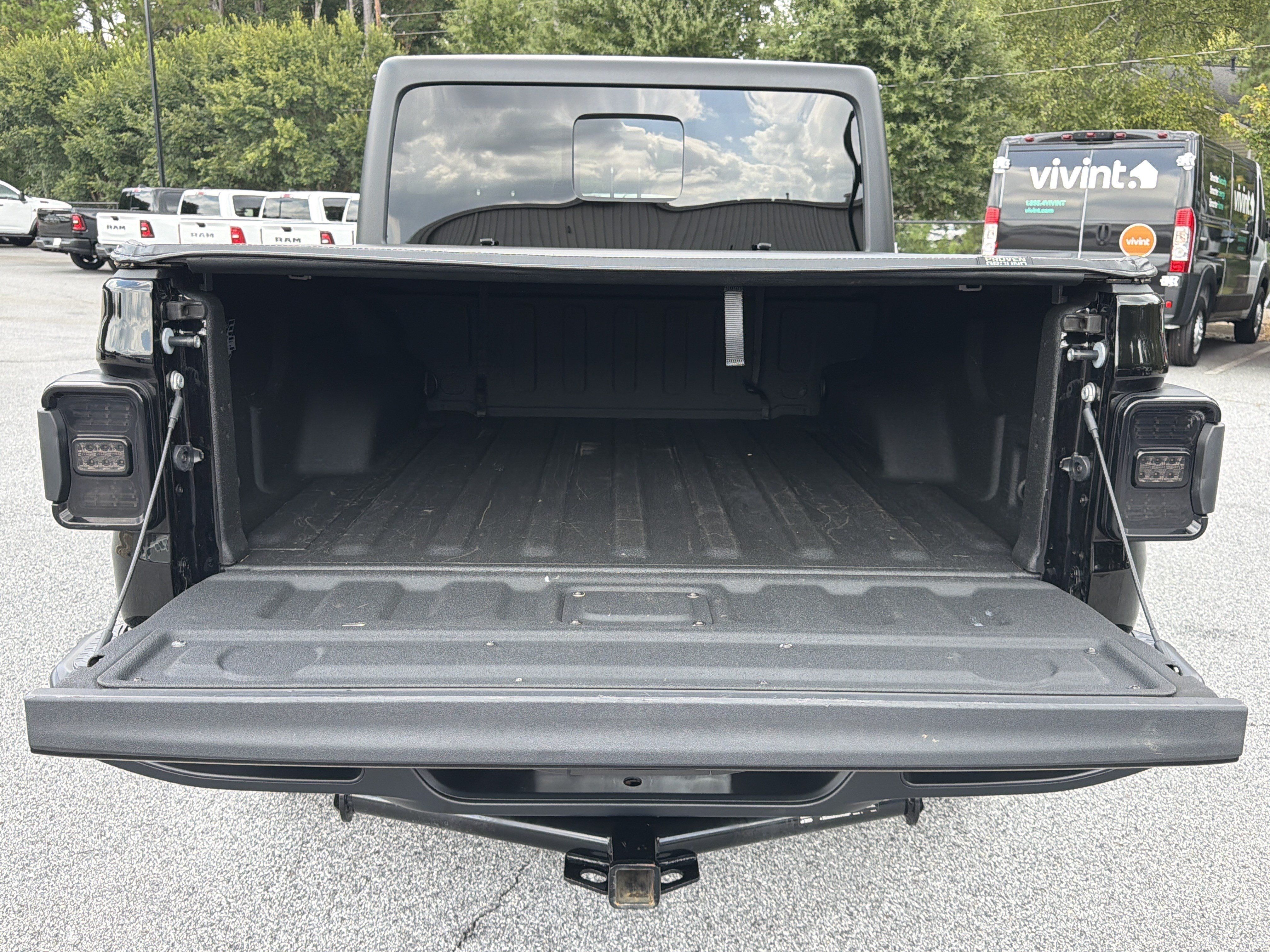 Used 2023 Jeep Gladiator Sport AWD/4WD image 22