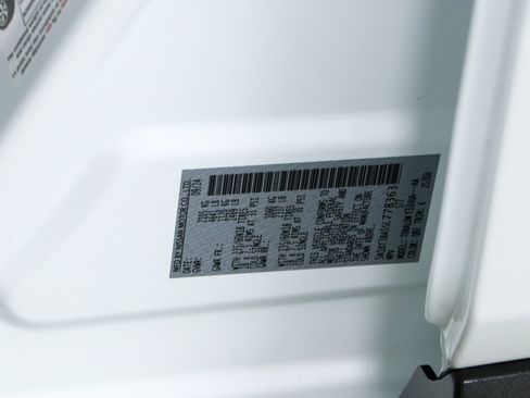 Used 2025 Nissan Rogue SV FWD image 32