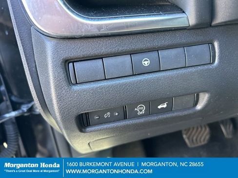 Used 2024 Nissan Rogue SV image 15