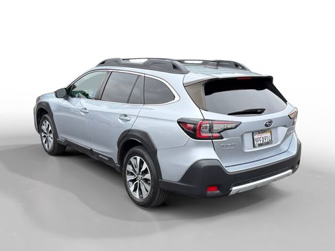 Used 2023 Subaru Outback Limited AWD/4WD image 3