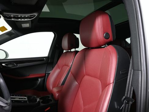 Used 2023 Porsche Macan AWD/4WD image 6