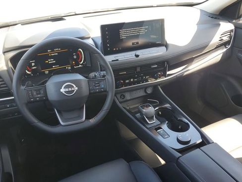 Certified 2025 Nissan Rogue SL w/ Tech Package image 11