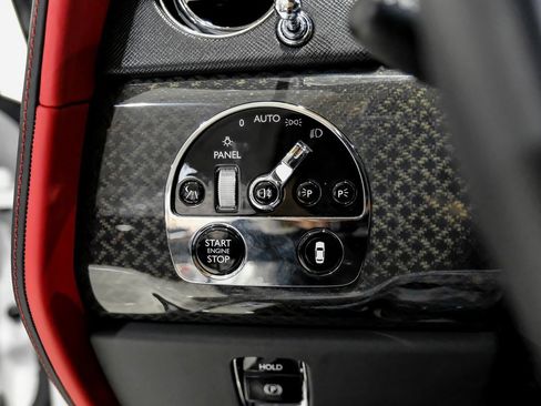 Used 2023 Rolls-Royce Cullinan Black Badge image 25