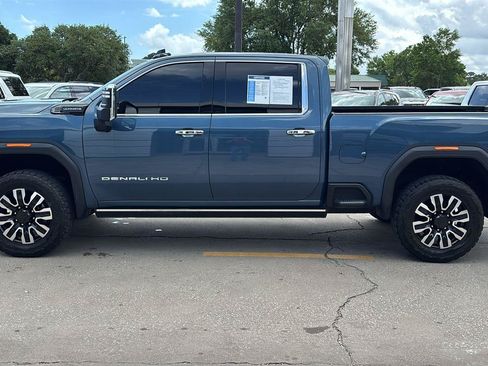 Certified 2024 GMC Sierra 2500 Denali Ultimate AWD/4WD image 4