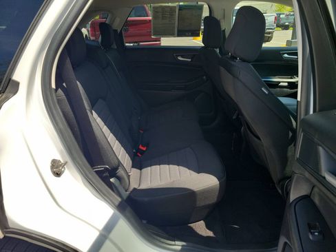 Used 2020 Ford Edge SE FWD image 37