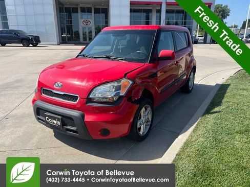Used 2011 Kia Soul + FWD image 8