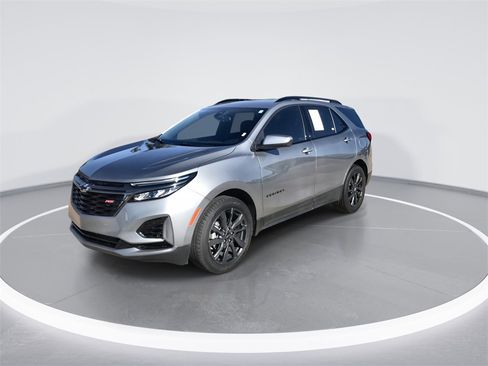 Used 2023 Chevrolet Equinox RS image 4