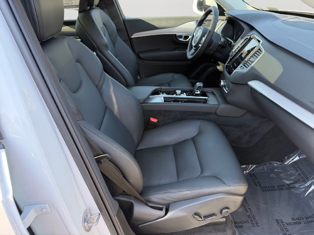 Used 2024 Volvo XC90 B5 Core w/ Climate Package AWD/4WD image 8