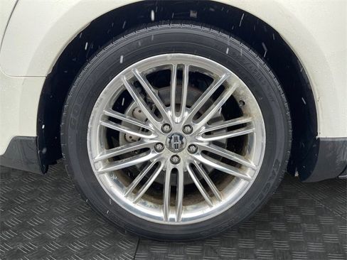 Used 2013 Lincoln MKT AWD image 14