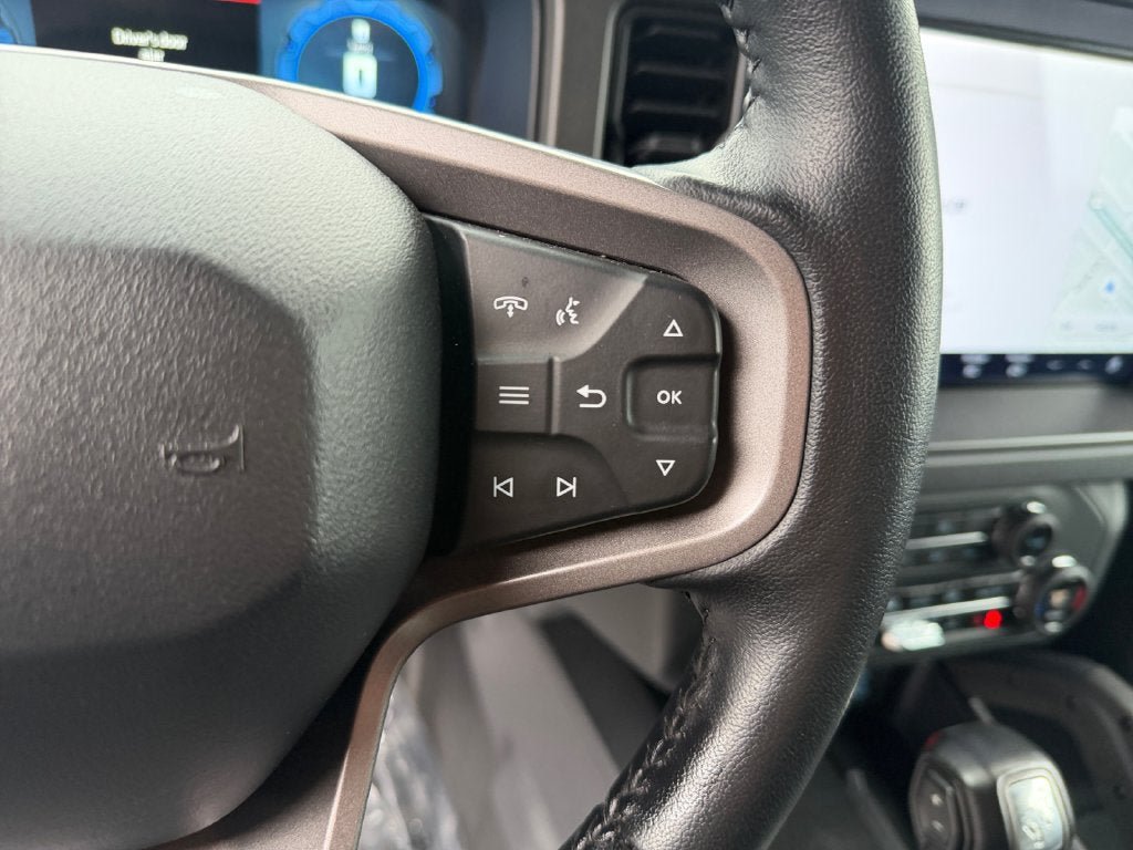 Used 2025 Ford Bronco Badlands AWD/4WD image 17