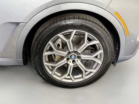 Used 2025 BMW X7 xDrive40i AWD/4WD image 32