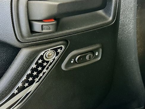 Used 2017 Jeep Wrangler Unlimited Sahara w/ Connectivity Group AWD/4WD image 17