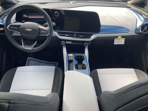 New 2026 Chevrolet Equinox EV LT image 14