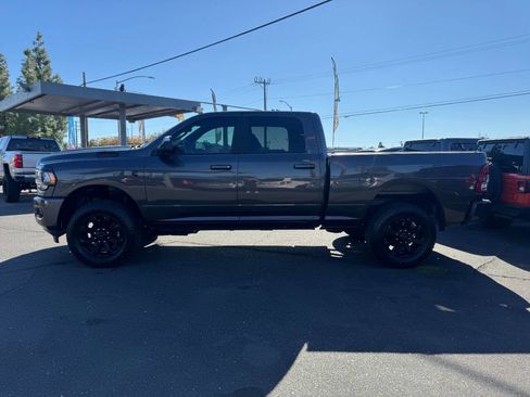 Used 2021 RAM 2500 Big Horn w/ Night Edition image 9