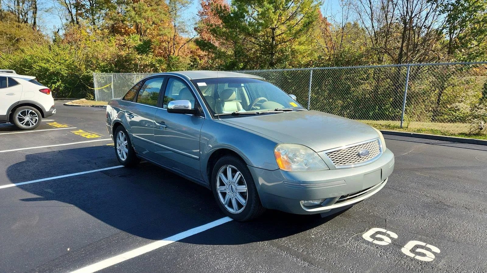 Used 2006 Ford Five Hundred Limited FWD image 2