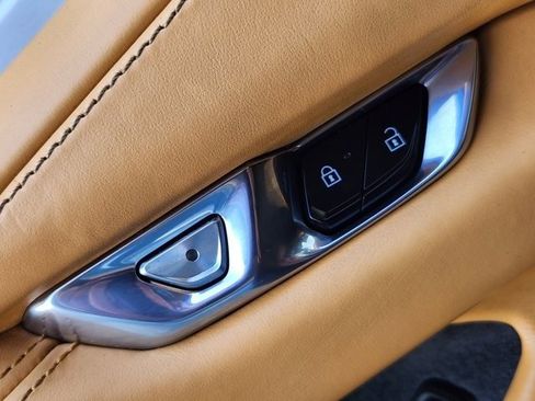 Used 2023 Chevrolet Corvette Stingray Premium Conv w/ Z51 Performance Package image 21