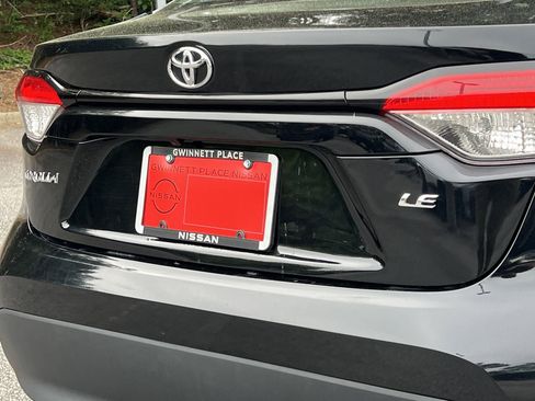Used 2025 Toyota Corolla LE FWD image 30