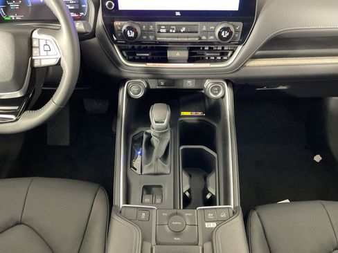 New 2026 Toyota Grand Highlander Limited image 12