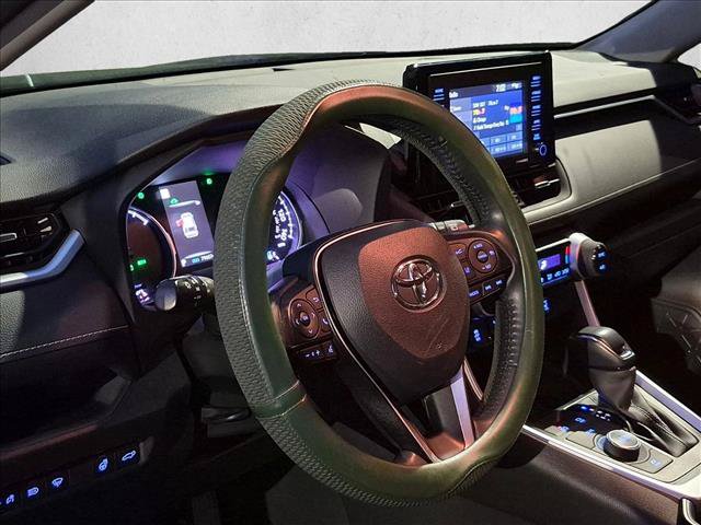 Used 2021 Toyota RAV4 XLE Premium AWD/4WD image 5