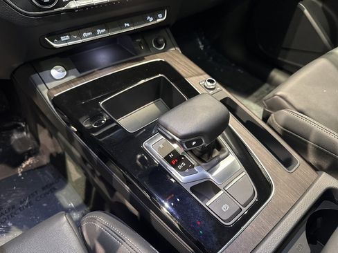 Used 2024 Audi Q5 2.0T Premium image 16