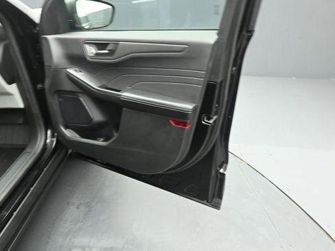 Certified 2024 Ford Escape Active AWD/4WD image 32