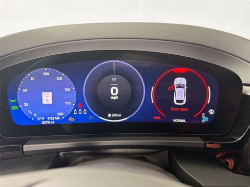 Certified 2025 Porsche Macan Electric RWD image 19