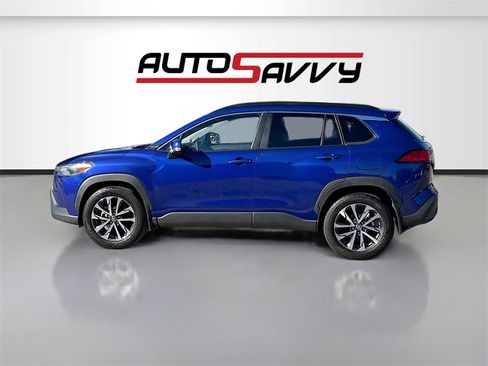 Used 2024 Toyota Corolla Cross XLE image 4