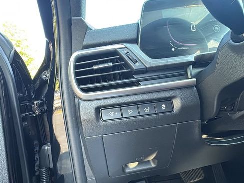 Used 2024 Kia Telluride EX w/ EX Captain's Chair Package AWD/4WD image 15