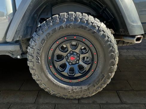 Used 2020 Jeep Gladiator Rubicon image 17