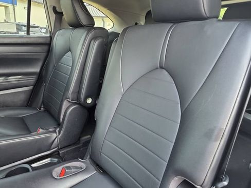Used 2021 Toyota Highlander XLE FWD image 27