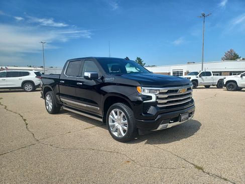 Used 2022 Chevrolet Silverado 1500 4x4 Crew Cab High Country w/ High Country Premium Package image 7