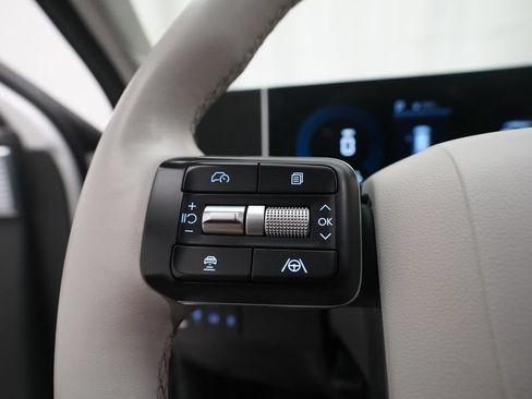 Used 2024 Hyundai Santa Fe SEL FWD image 18