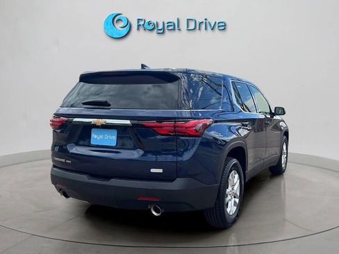 Used 2022 Chevrolet Traverse LS AWD/4WD image 6