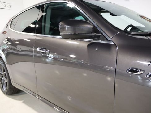 Used 2022 Maserati Levante Modena AWD/4WD image 9