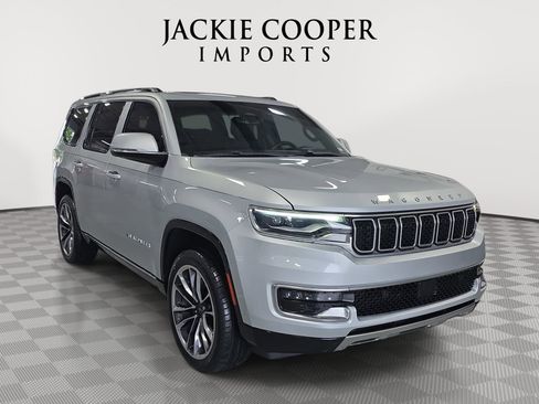 Used 2022 Jeep Wagoneer Series III w/ Premium Group I AWD/4WD image 3
